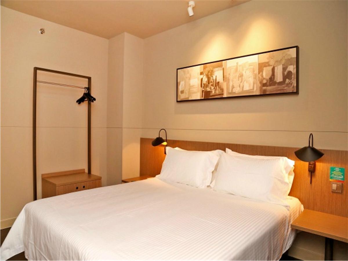 Jinjiang Inn Selected Shenzhen Huanggang Port Huangcheng Plaza Exteriör bild